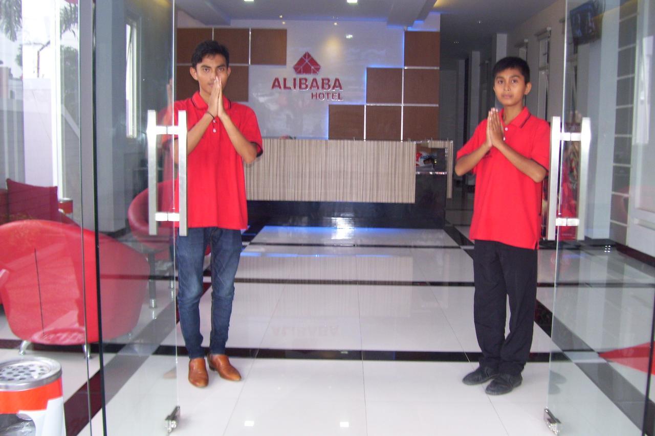 Alibaba Hotel Pangkalan Bun Bagian luar foto